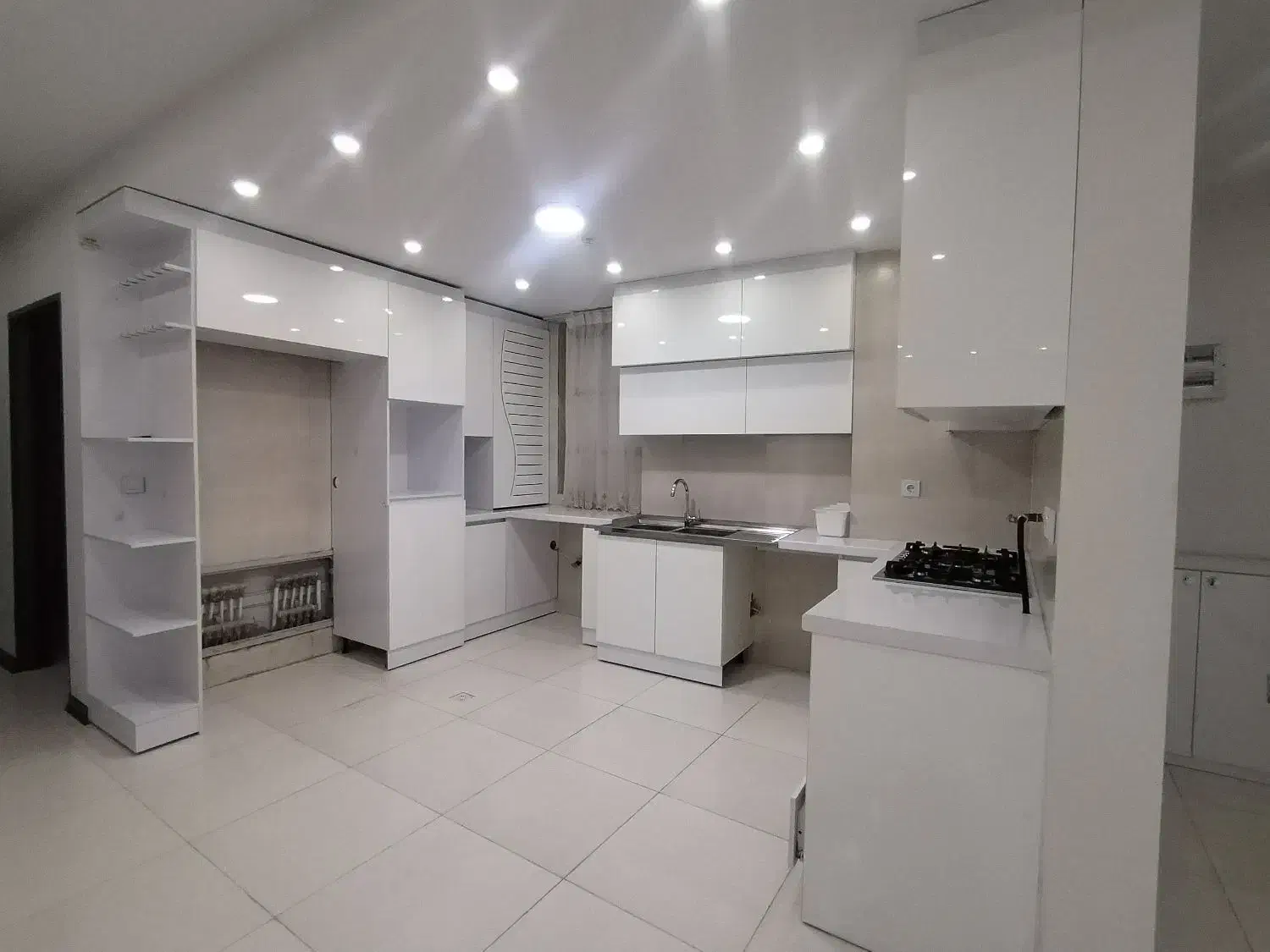 کابینت ام دی اف سفید پاک چوب|مصالح و تجهیزات ساختمان|شیراز, کوی وحدت|دیوار