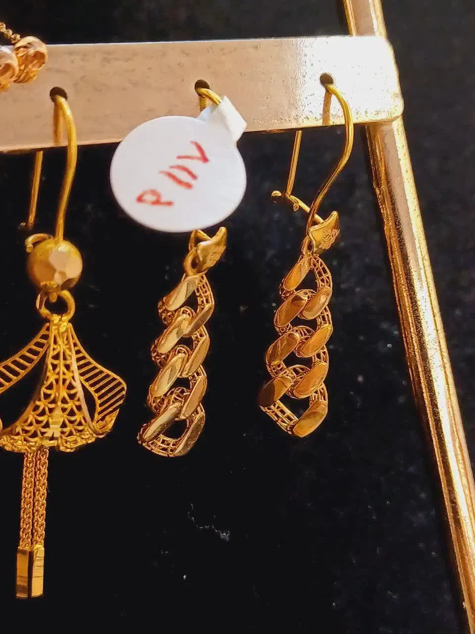 گوشواره های خوش سیما|جواهرات|شیراز, شاهچراغ|دیوار