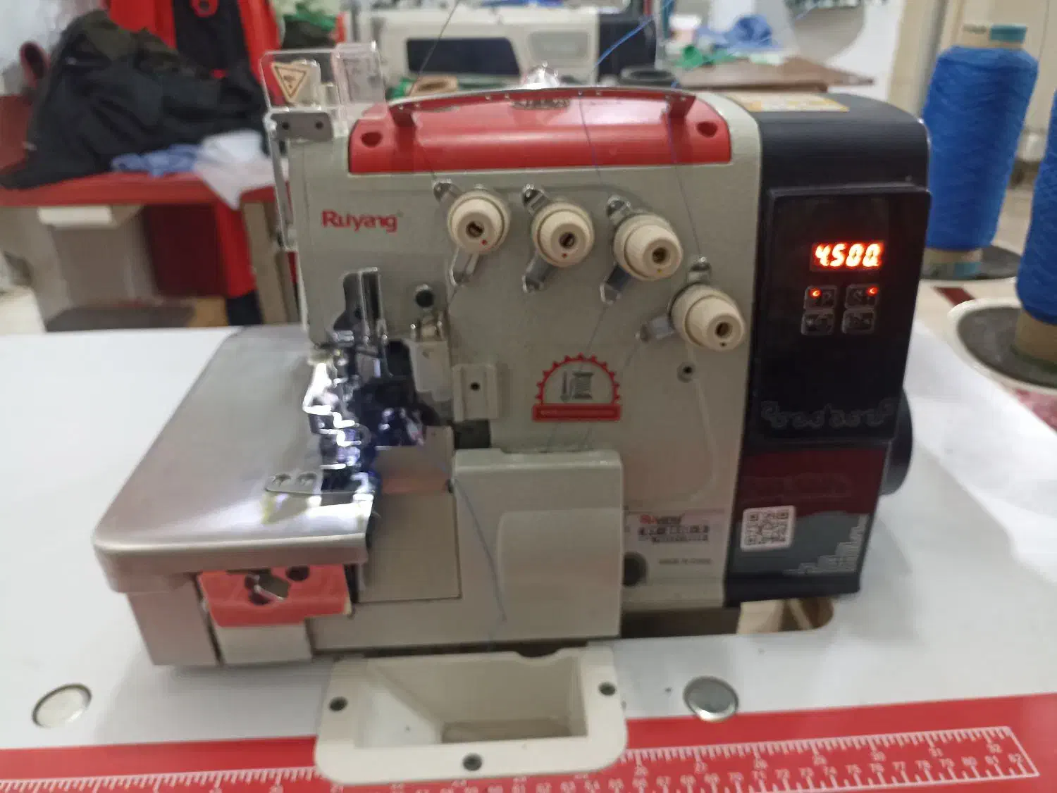 زیگزاگ 5 نخ یک ماه استفاده شده|چرخ خیاطی و ریسندگی|تبریز, |دیوار