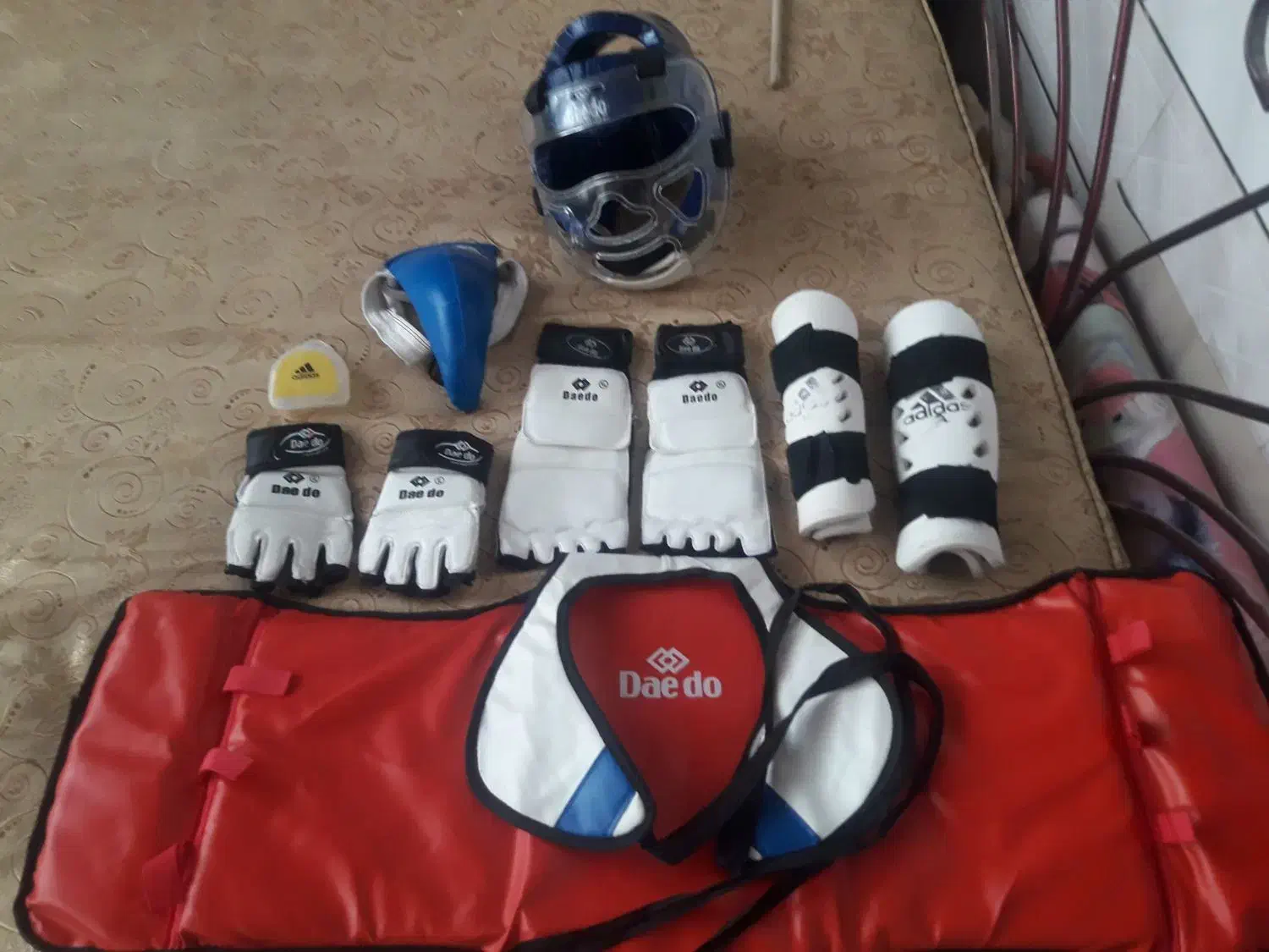 وسایلتکواند معاوضه باسنتور|تجهیزات ورزشی|خمینیشهر, |دیوار