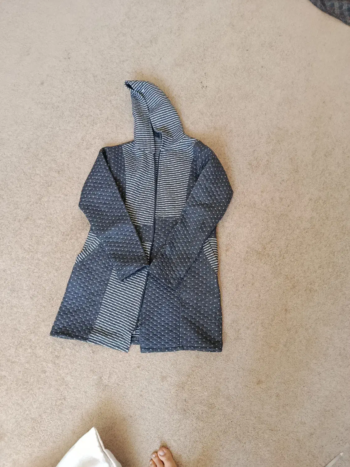 چند دست لباس نو|لباس|اصفهان, شاهد|دیوار