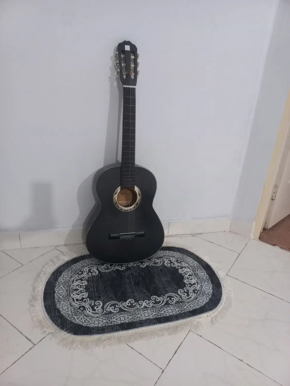 گیتار|گیتار، بیس، امپلیفایر|رشت, هلال احمر|دیوار