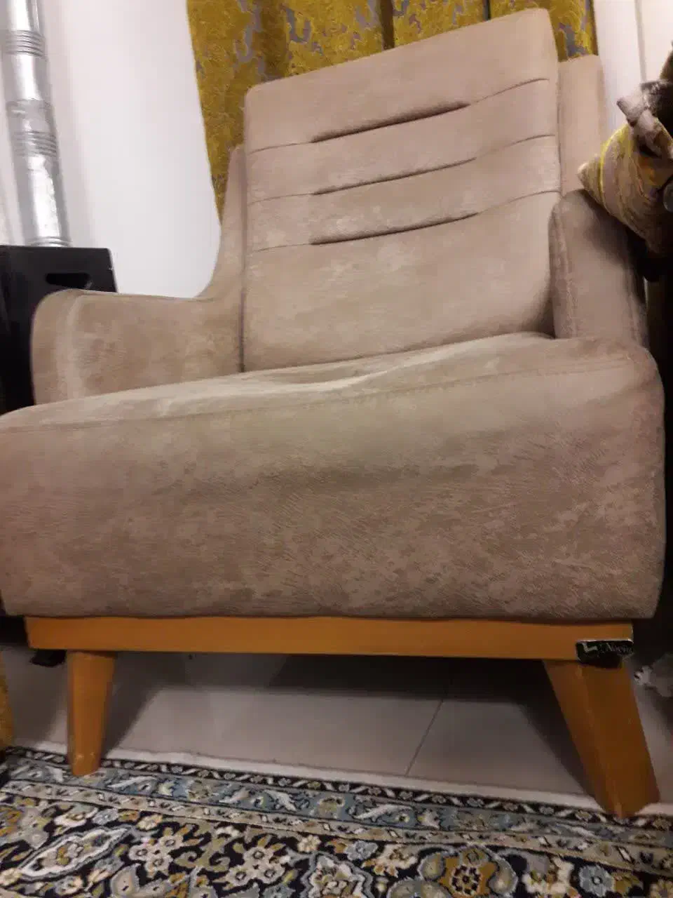 مبل در حد جدید|مبلمان خانگی و میز عسلی|رشت, پیرسرا|دیوار