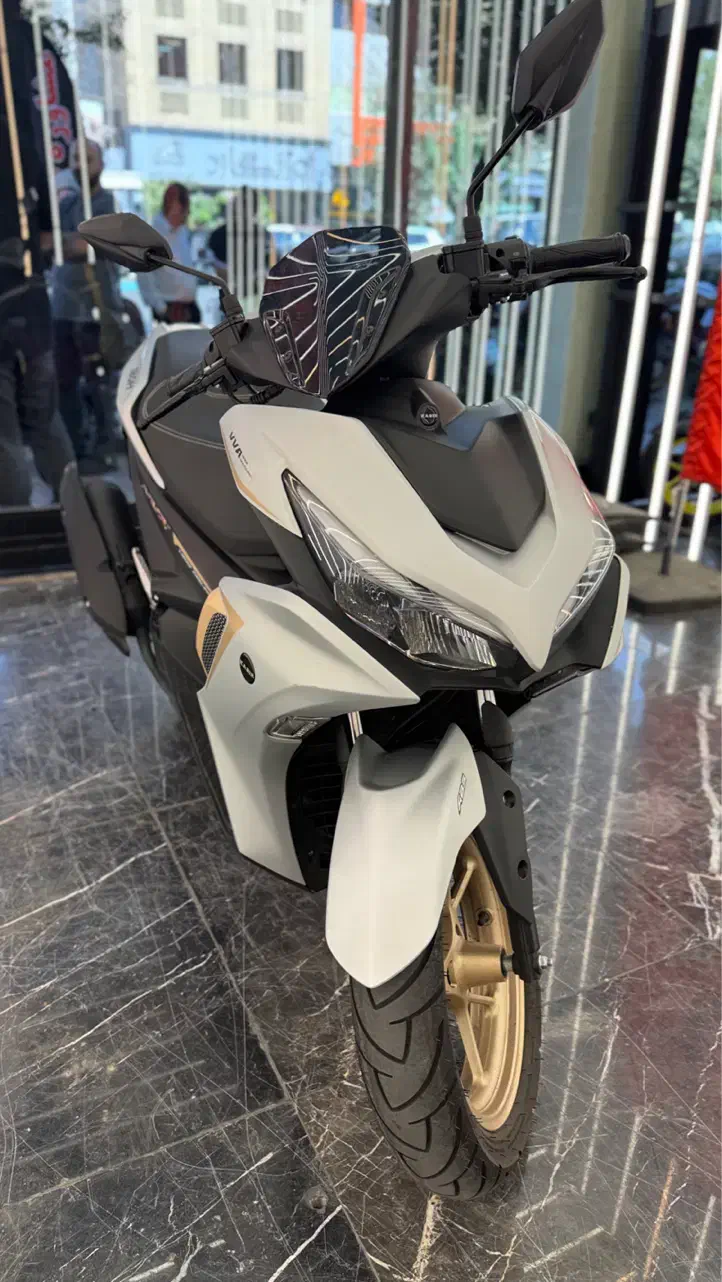 معاوضهNVXآیروکس۱۸۰صفرAdv150با بیوک شورلت نوا جیپ|موتورسیکلت|تهران, عباسآباد|دیوار