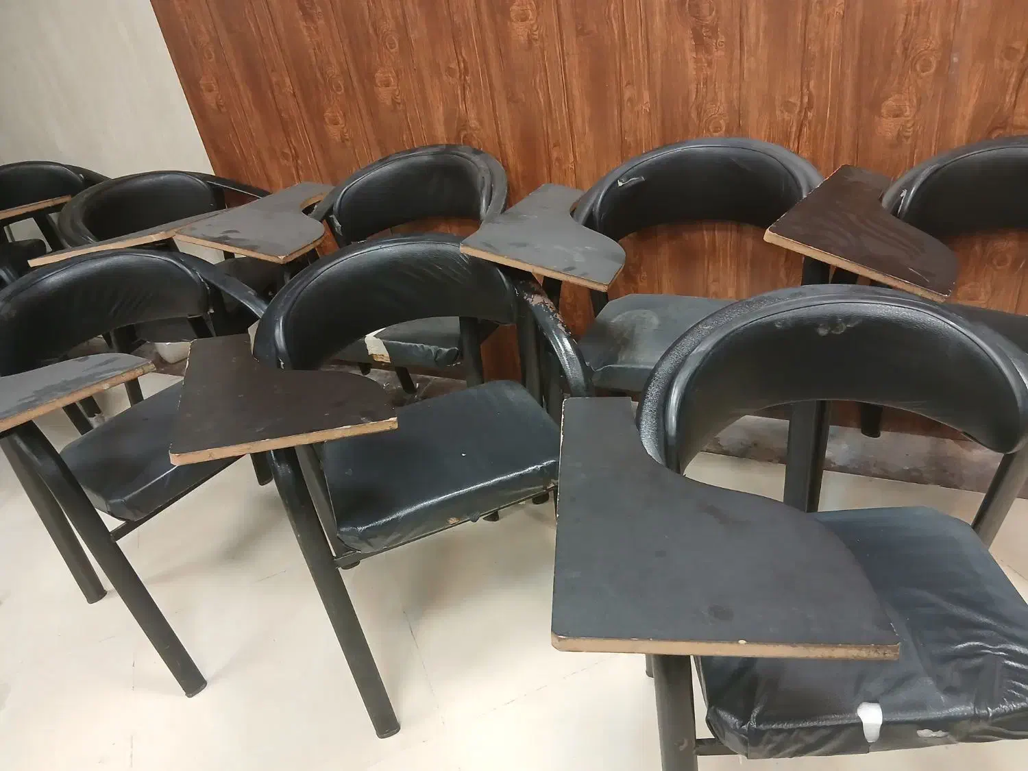 20 صندلی نیاز به تعمیر|صندلی و نیمکت|بندرعباس, |دیوار