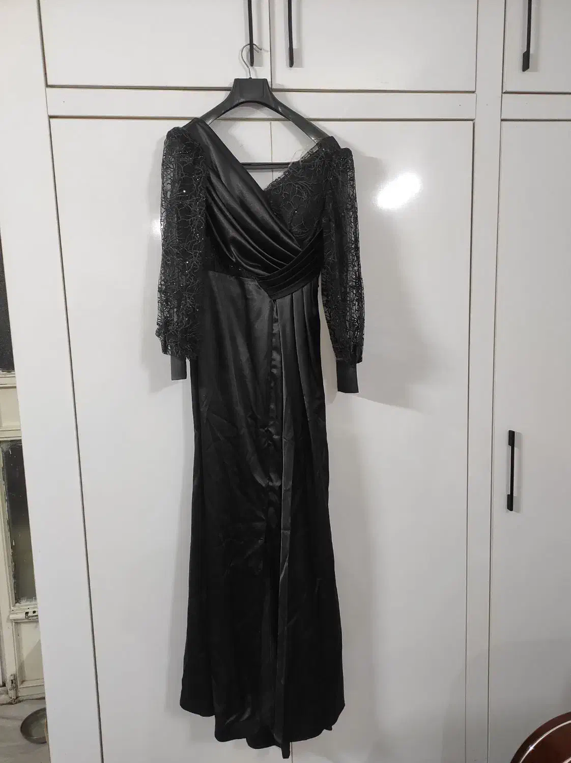 لباس مجلسی|لباس|ری, سیزده آبان|دیوار