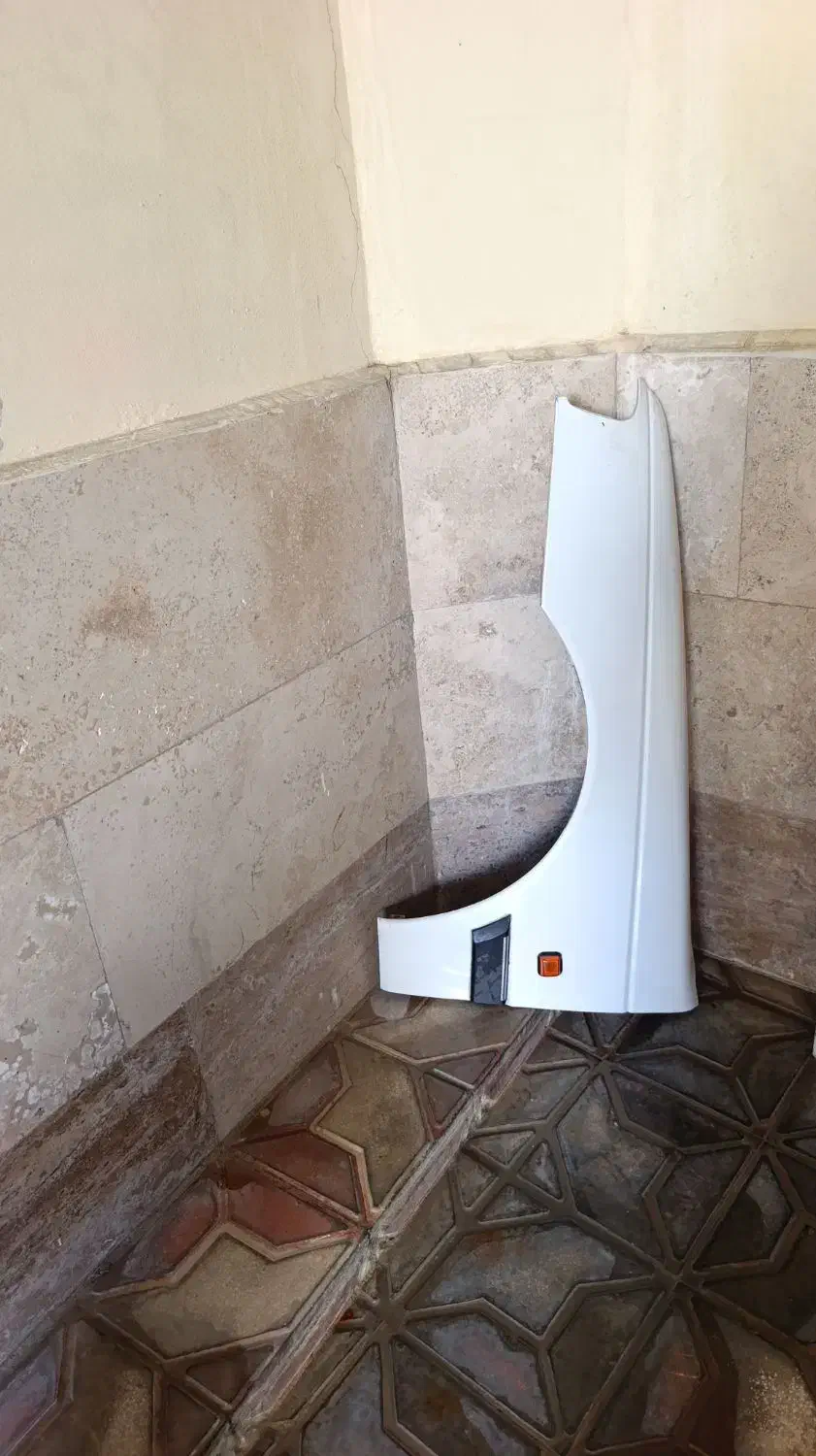 گلگیر جلو چپ راهنما دار پژو پارس شرکتی رنگ سفید|قطعات یدکی و لوازم جانبی|ایلام, |دیوار