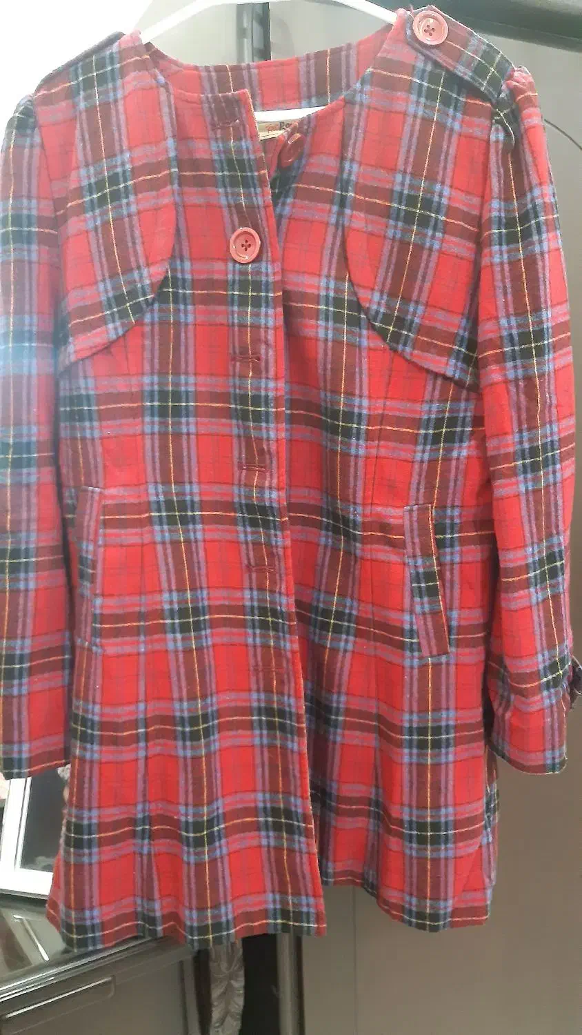 تک و یک دونه زیبا|لباس|نیشابور, ریوند|دیوار