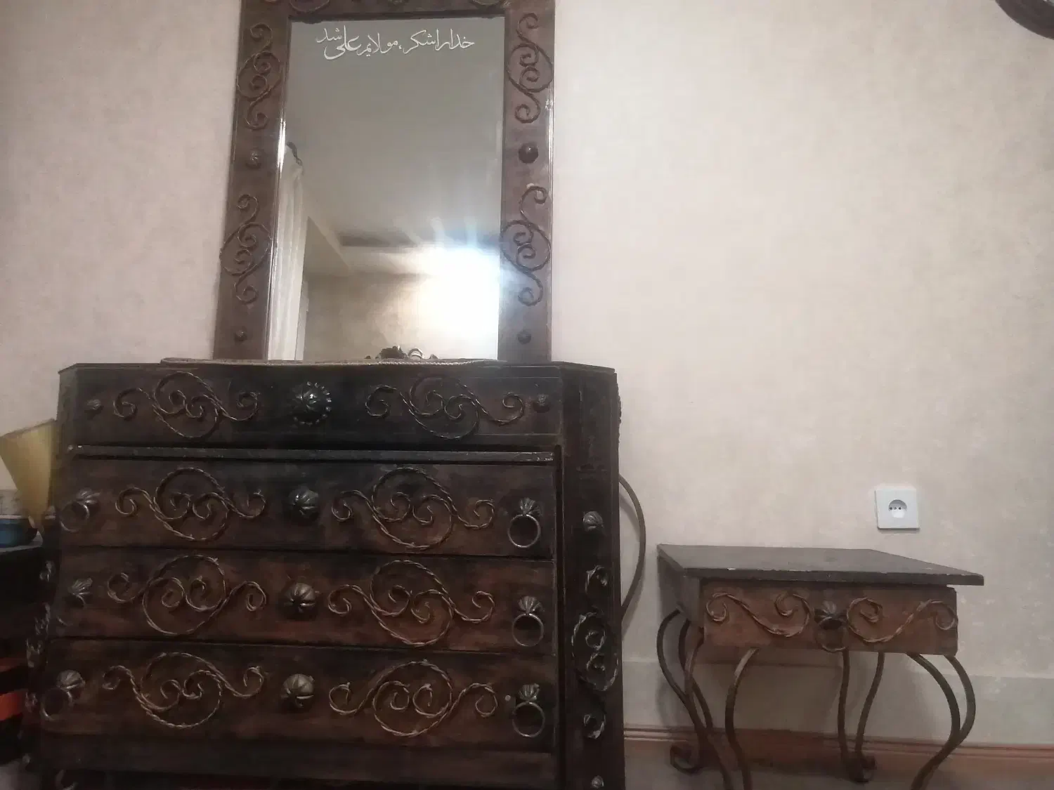 کنسولی، فرفورژه، دراور، میز توالت|بوفه، ویترین، کنسول|مشهد, نوفل لوشاتو|دیوار