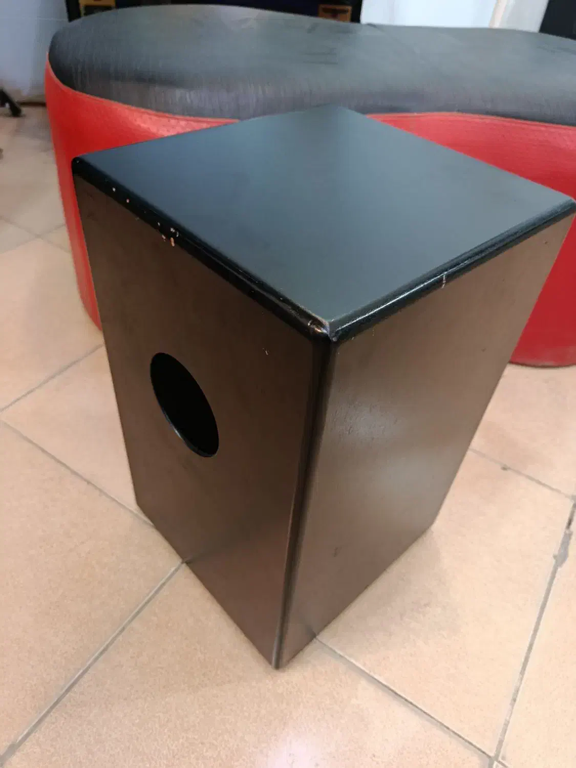 کاخون سامکو|درام و پرکاشن|هشتگرد, هیو|دیوار