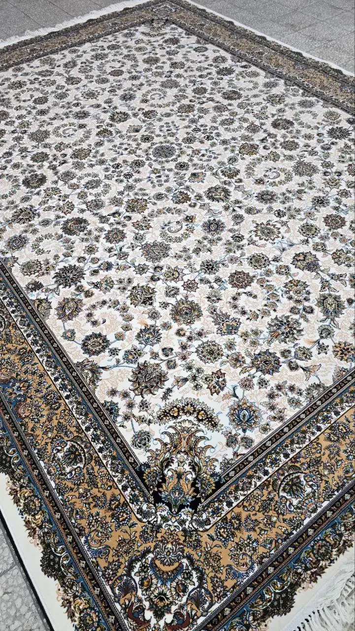 فرش ۷۰۰ سنگین و ضخیم بینظیر|فرش|بیرجند, |دیوار