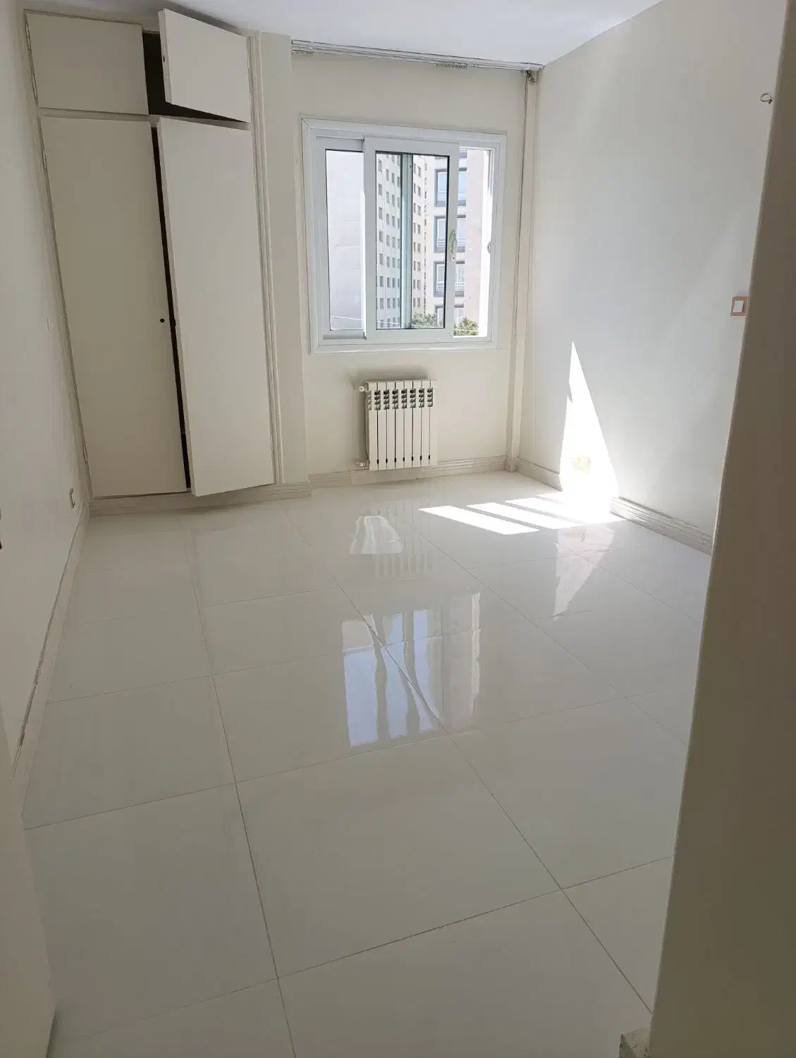 شهرک غرب ۱۴۰ متر برج ۳ خواب تراس دار