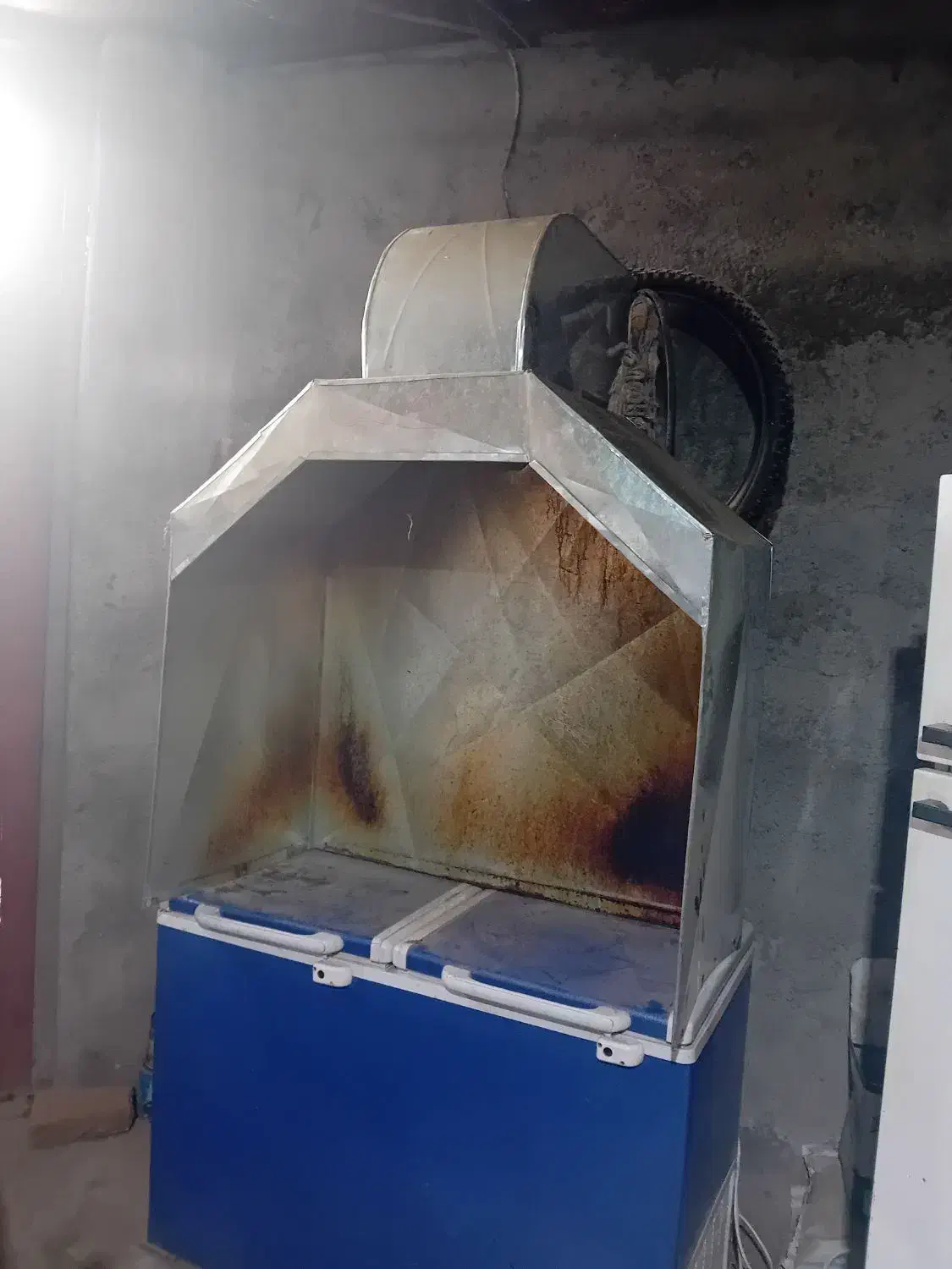 کباب پز گازی به همراه هود.کم کار|اجاق گاز و لوازم برقی پخت‌وپز|سبزوار, طبرسی (جعفرآباد)|دیوار