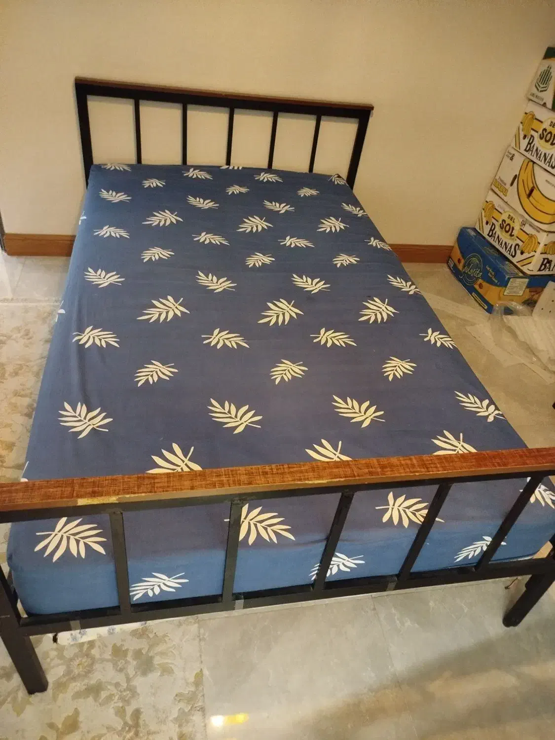 تخت یک نفرو نیم فلزی کوره ای|تخت و سرویس خواب|پردیس, فاز ۱|دیوار