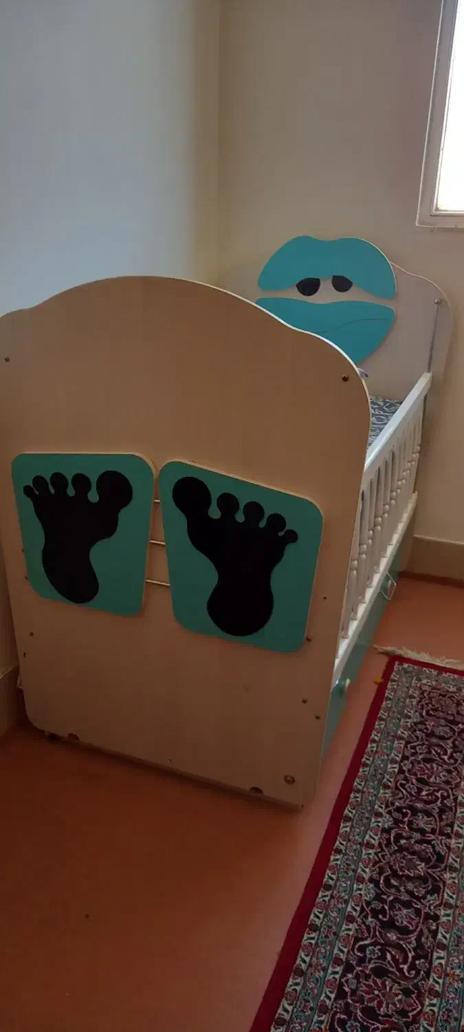 تخت کودک|تخت و صندلی بچه|فولادشهر, C5|دیوار