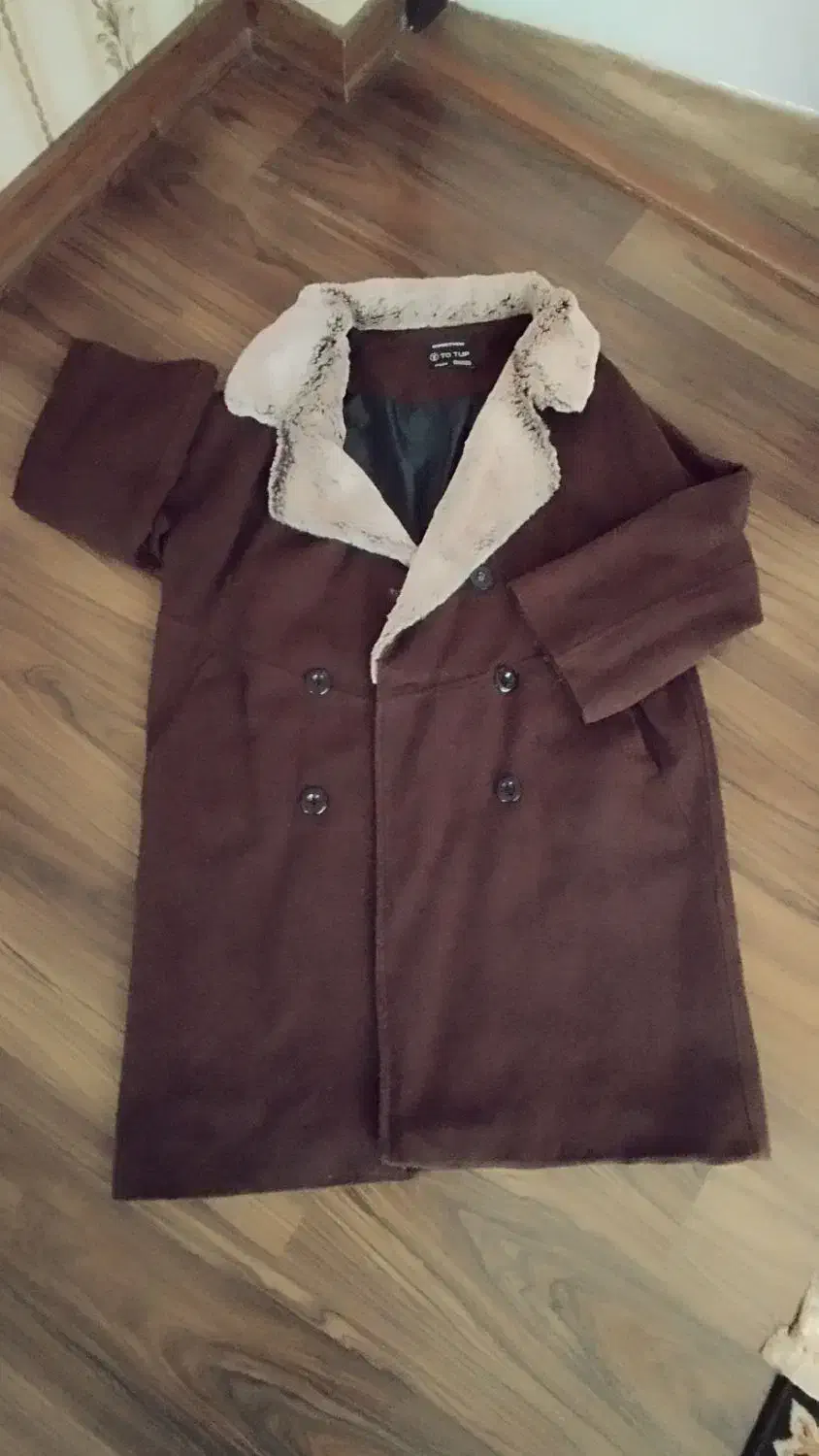 پالتو بارانی|لباس|گرگان, |دیوار