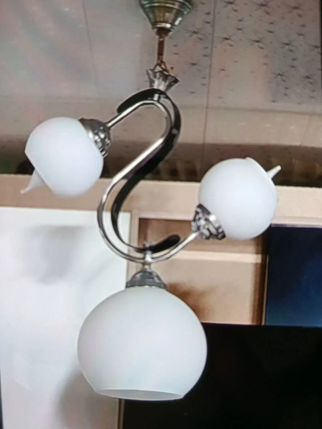 لوستر|لوستر و چراغ آویز|فردیس, دهکده|دیوار