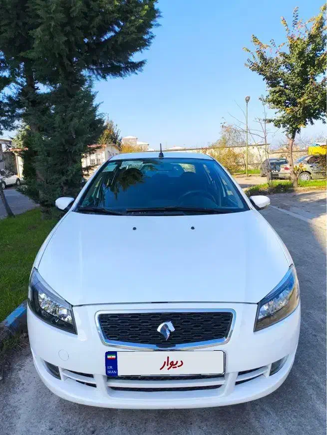 رانا پلاس سفید مدل ۴۰۲ بی رنگ و ضربه|خودرو سواری و وانت|رشت, پیرسرا|دیوار