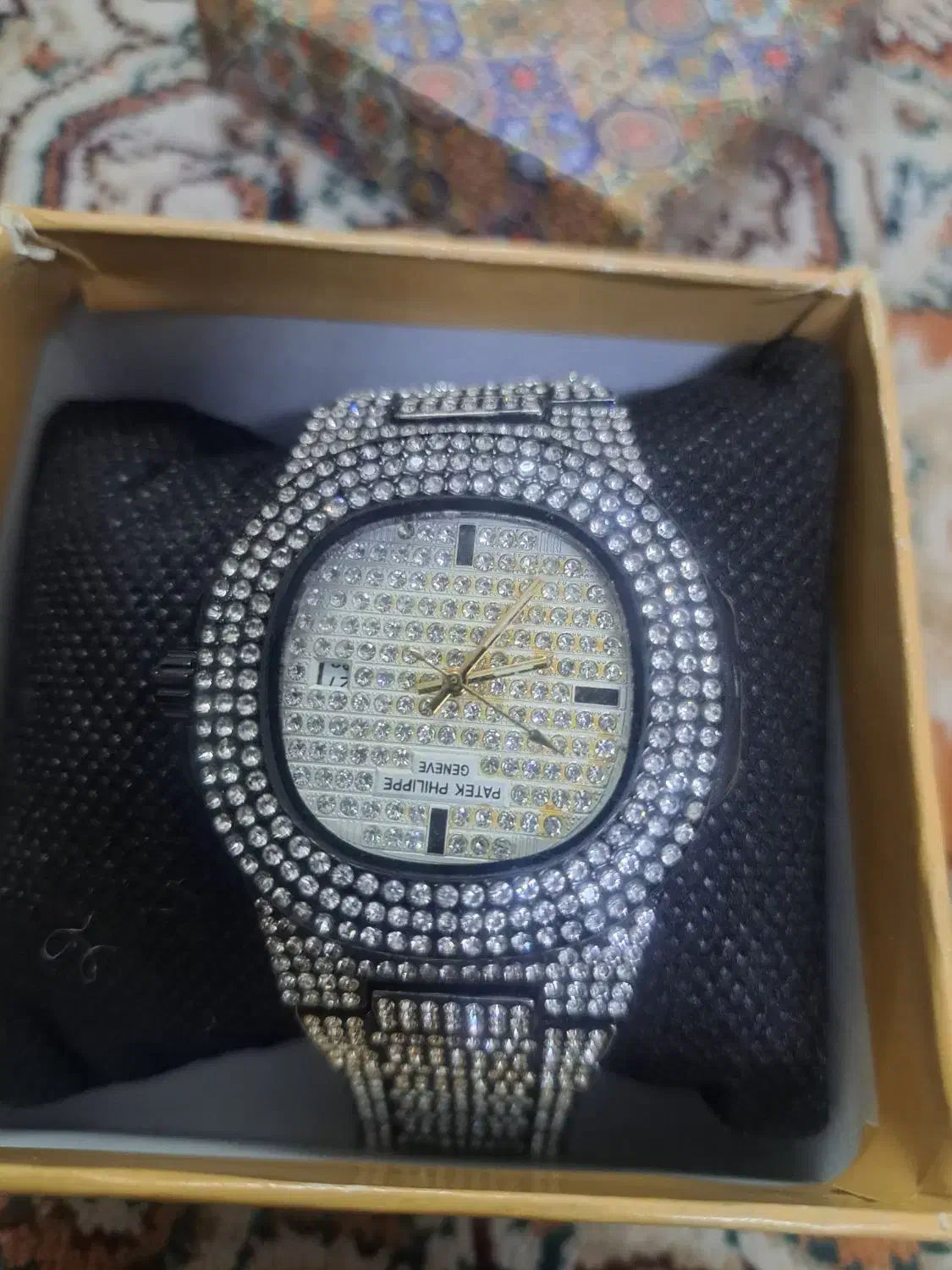 ساعت نگینی|ساعت|قم, هفت تیر|دیوار