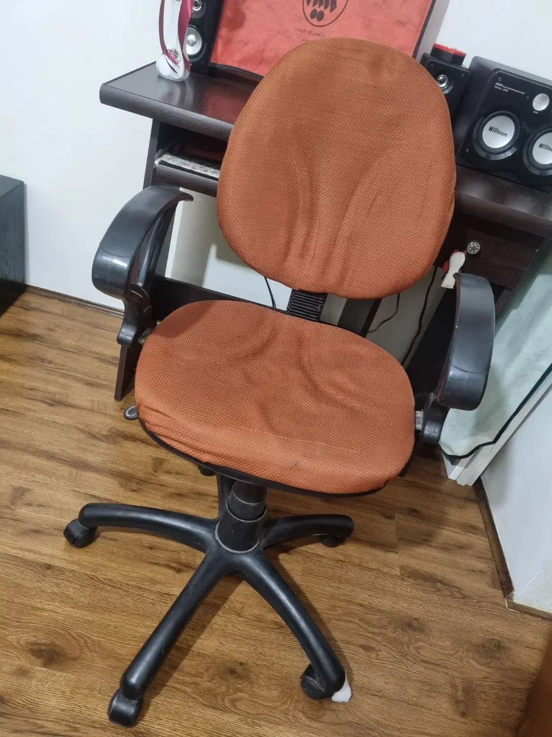 صندلی در حد نو|میز تحریر و کامپیوتر|نوشهر, |دیوار