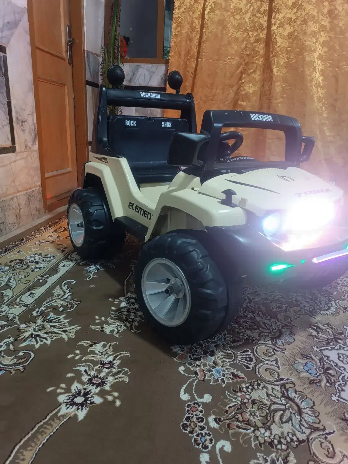 ماشین شارژی تمیزجیپ صحرایی وزن تا۹۰کیلوکنترل دار|اسباببازی بچه|سربیشه, |دیوار