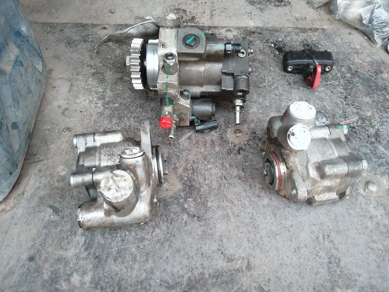 پمپ گازوئیل. وپمپ هیدرولیک|قطعات یدکی و لوازم جانبی|چهاردانگه (تهران), |دیوار