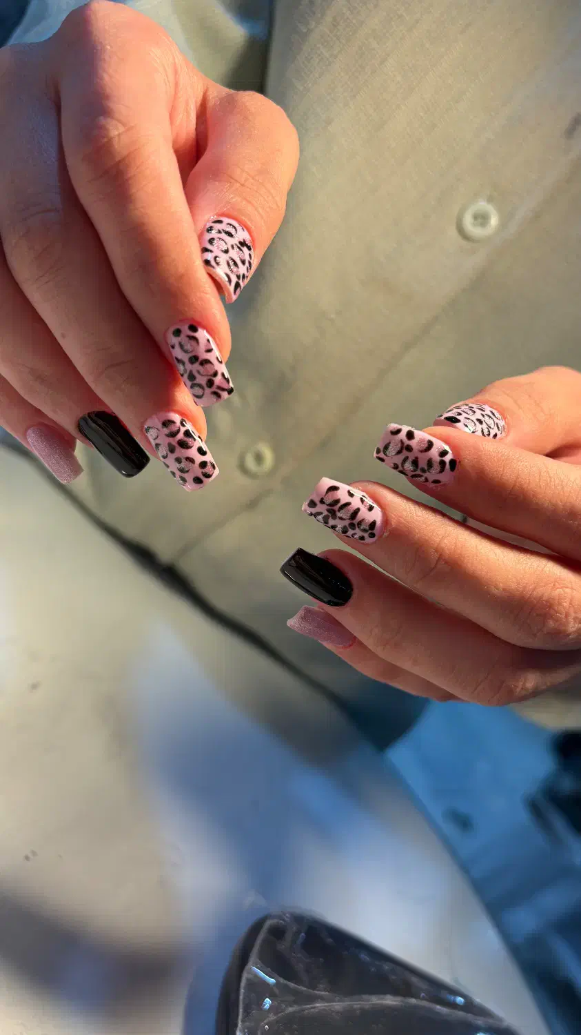 کاشت ناخن با طراحی رایگان|خدمات آرایشگری و زیبایی|چابهار, |دیوار