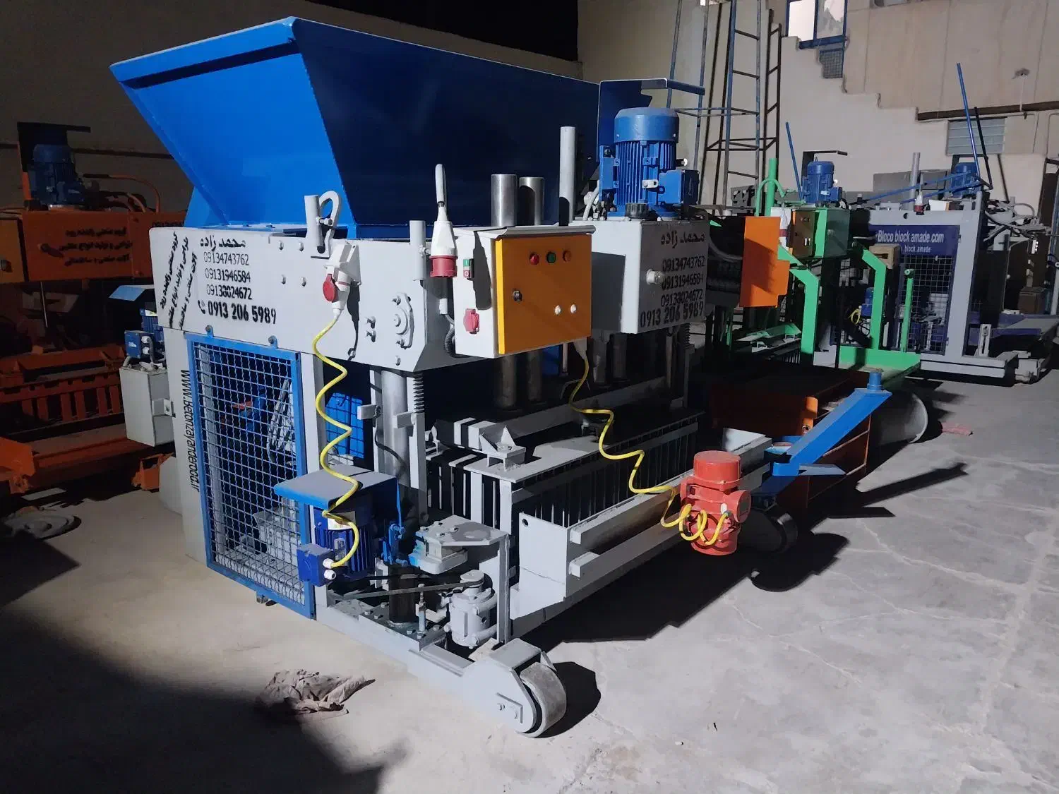 نوین صنعت بلوک زن|ماشین‌آلات صنعتی|لاهیجان, کوی آزادگان|دیوار