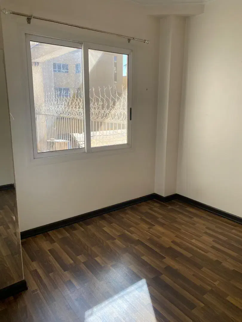 ونک  خیابان شاد ۱۰۰متر ۲خوابه