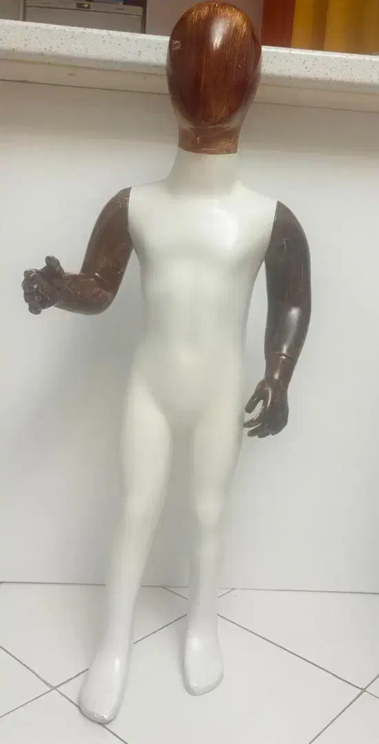 مانکن و گیره لباس بچه گانه و رگال وسط و...|فروشگاه و مغازه|تهران, خواجه نظام الملک|دیوار