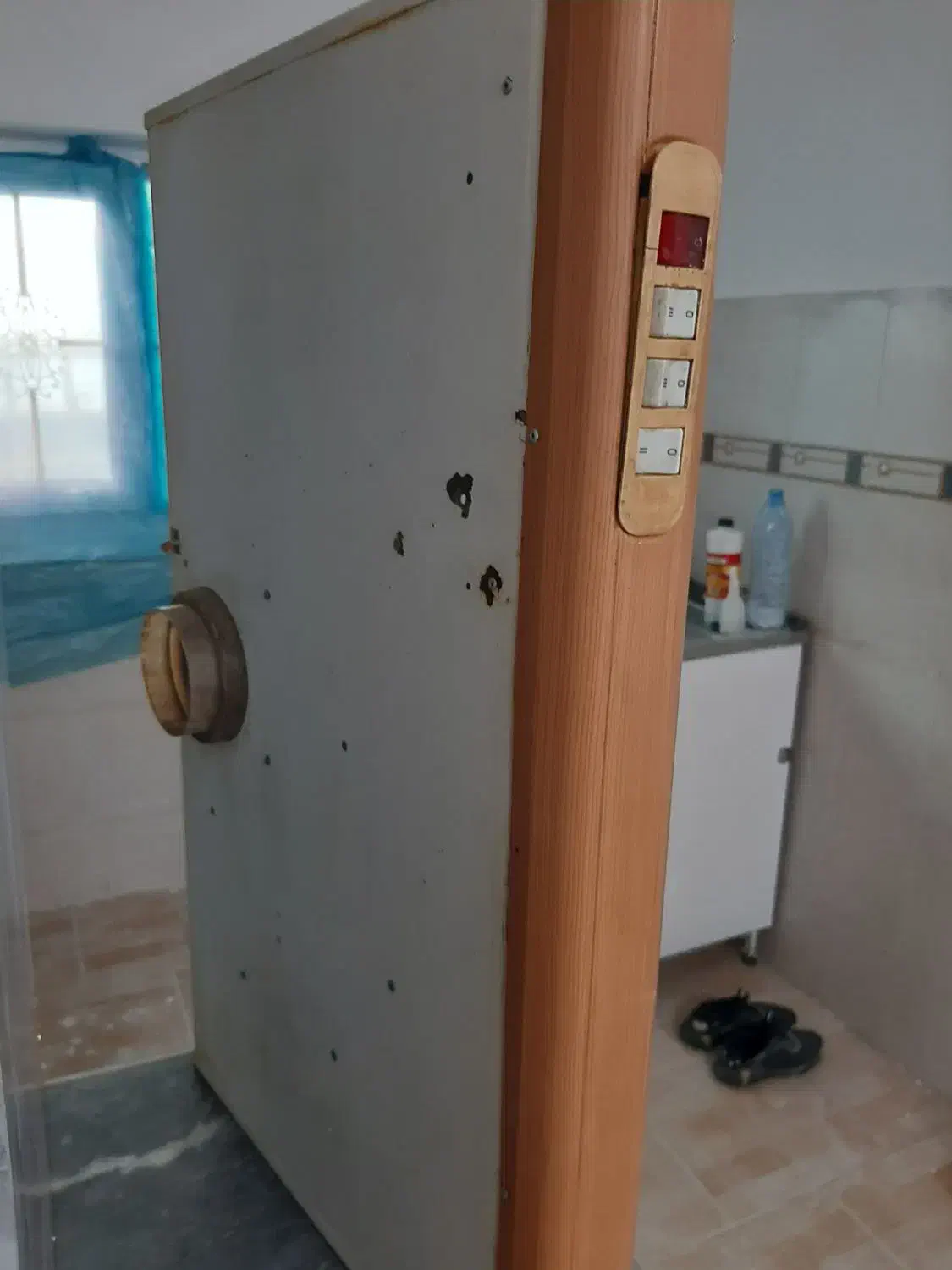 هود|هود|رشت, فلسطین|دیوار