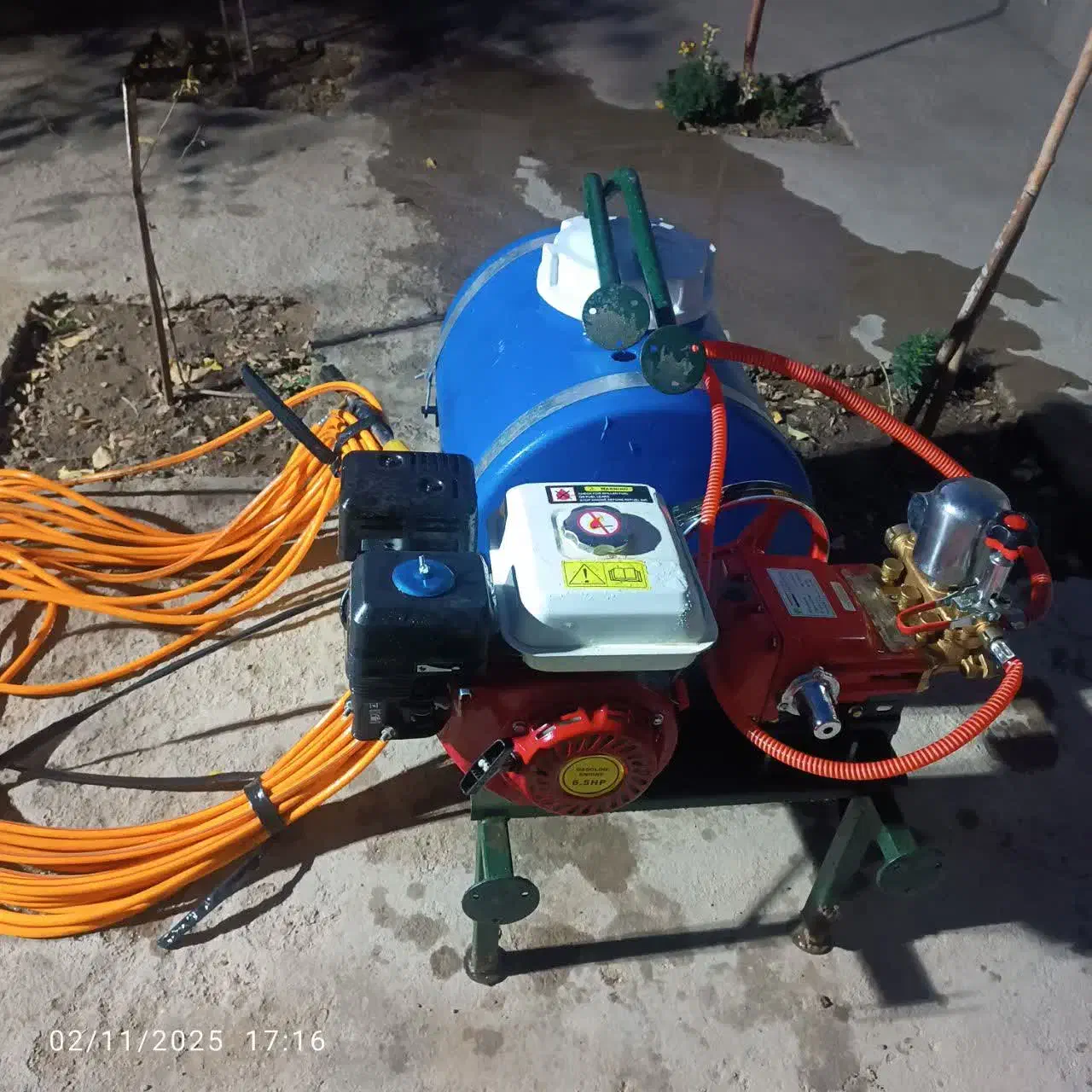 سمپاش فورغونی بسیار تمیز|ماشین‌آلات صنعتی|بسطام, |دیوار