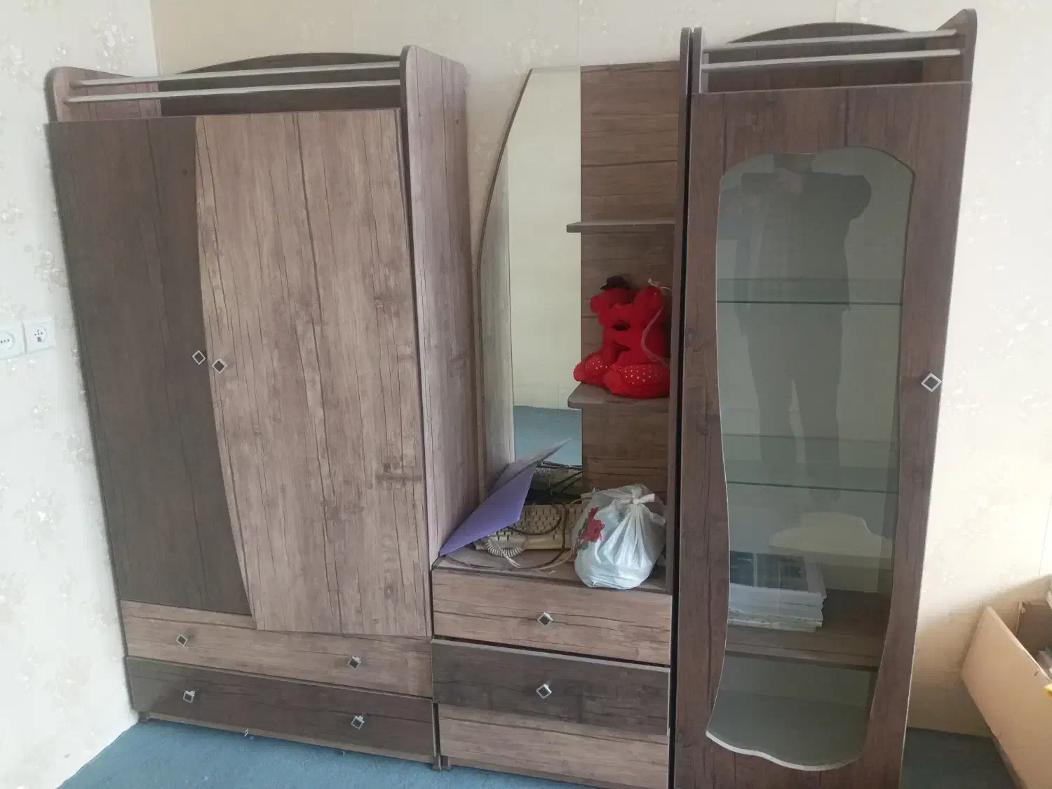 کمد و بوفه و آیینه|جاکفشی، کمد، دراور|اردکان, |دیوار