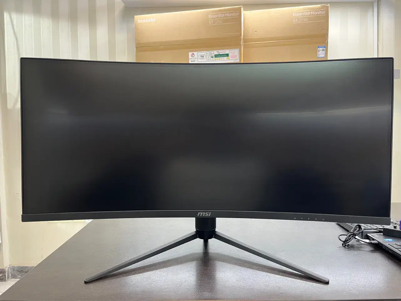 مانیتور ۳۴ اینچ در حد اکبند MSI|قطعات و لوازم جانبی رایانه|تبریز, |دیوار