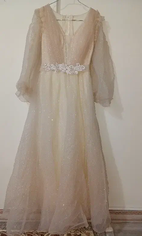 لباس مجلسی|لباس|شهریار, شهریار|دیوار