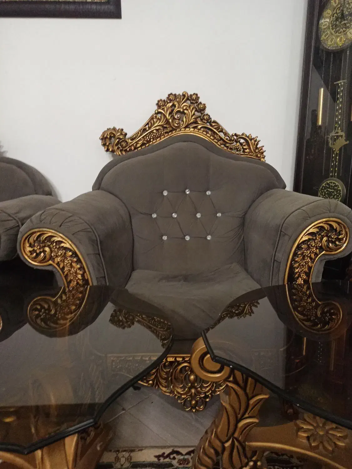 مبل نیمه سلطنتی|مبلمان خانگی و میز عسلی|گلبهار, شهر جدید گلبهار|دیوار