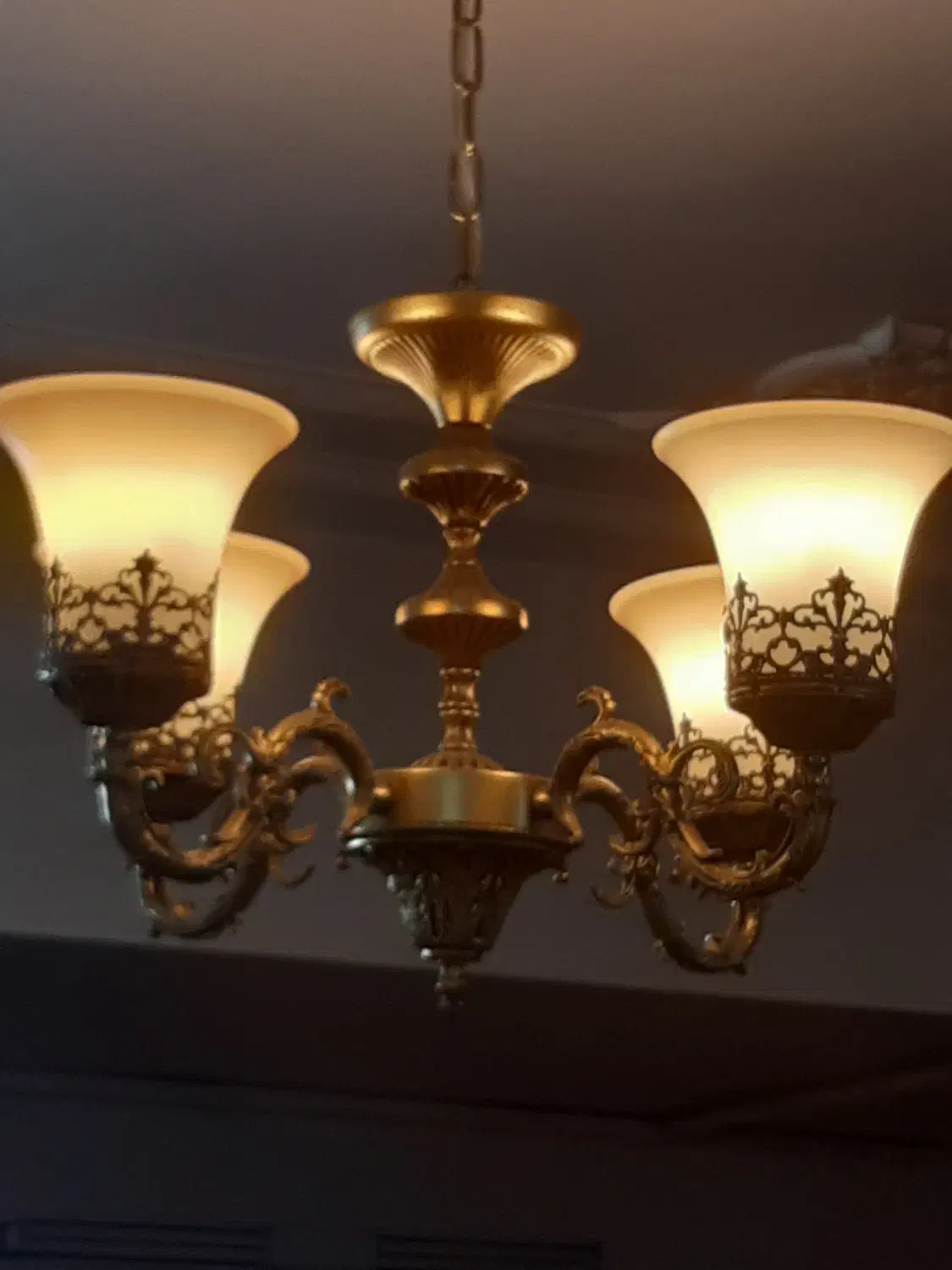 لوستر|لوستر و چراغ آویز|اصفهان, بهارستان|دیوار