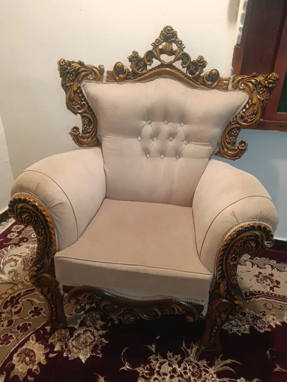 یک دست مبل سالم درحد نو رنگ کرم|مبلمان خانگی و میز عسلی|ایذه, |دیوار