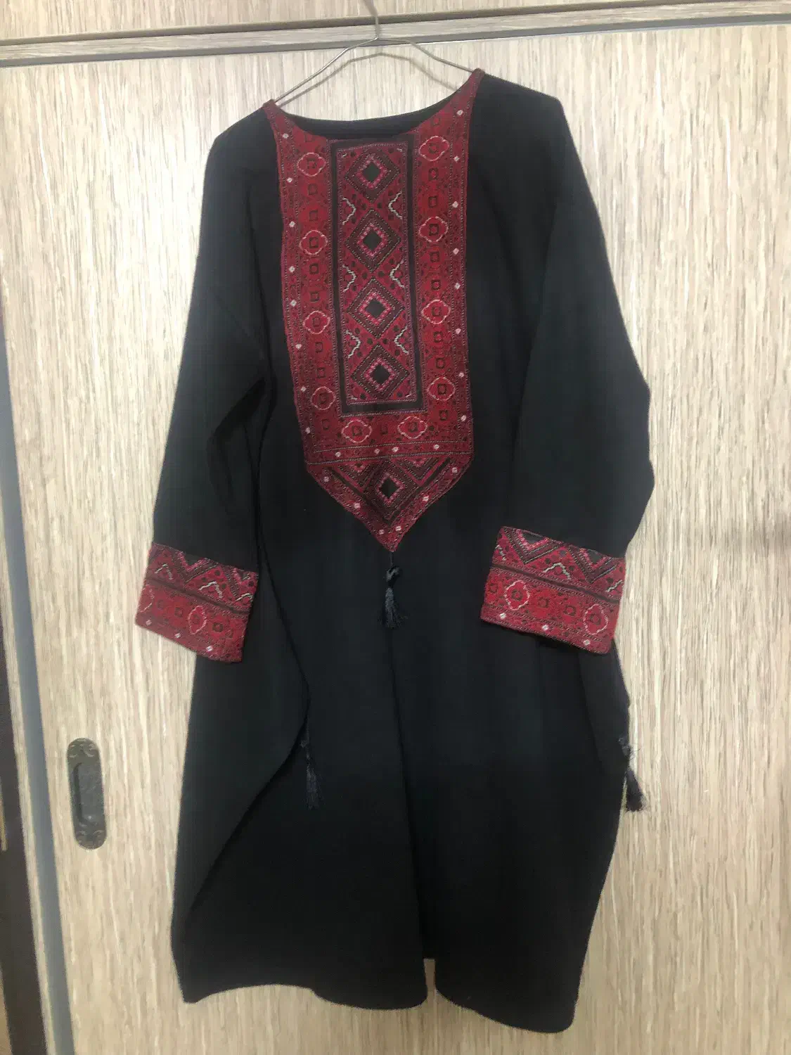 کفتان سوییت درحد نو|لباس|اصفهان, سرچشمه|دیوار