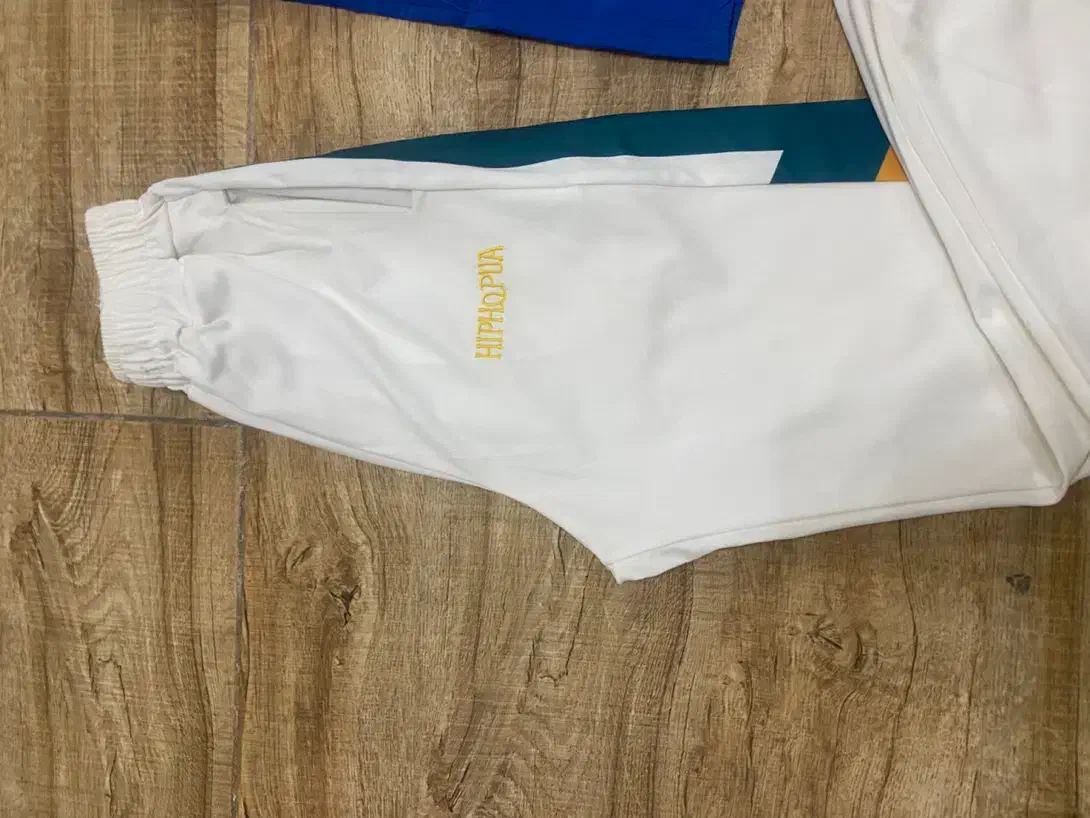 شلوار اسپرت و شلوارک نوجوان هر دو فقط ۵۰۰ هزار ت|لباس|تربت جام, بیست متری منبع آب|دیوار