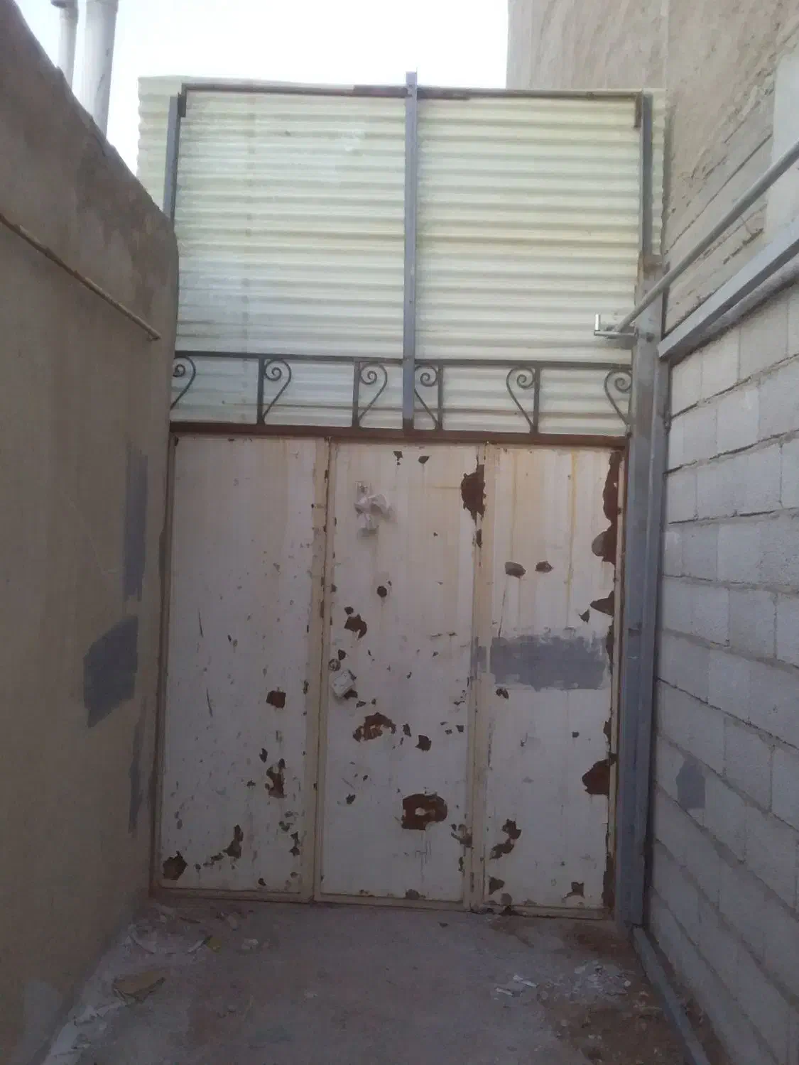 درب حیاط دست دوم|مصالح و تجهیزات ساختمان|باسمنج, |دیوار