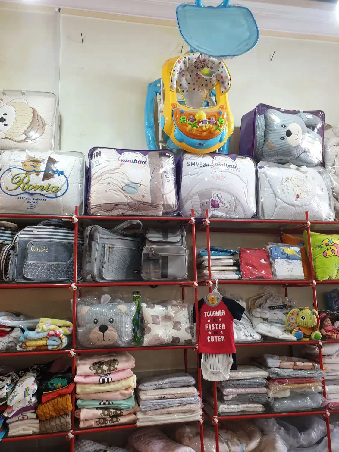 پوشاک و سیسمونی نوزاد|اسباب و اثاث بچه|تربت‌حیدریه, طالقانی|دیوار