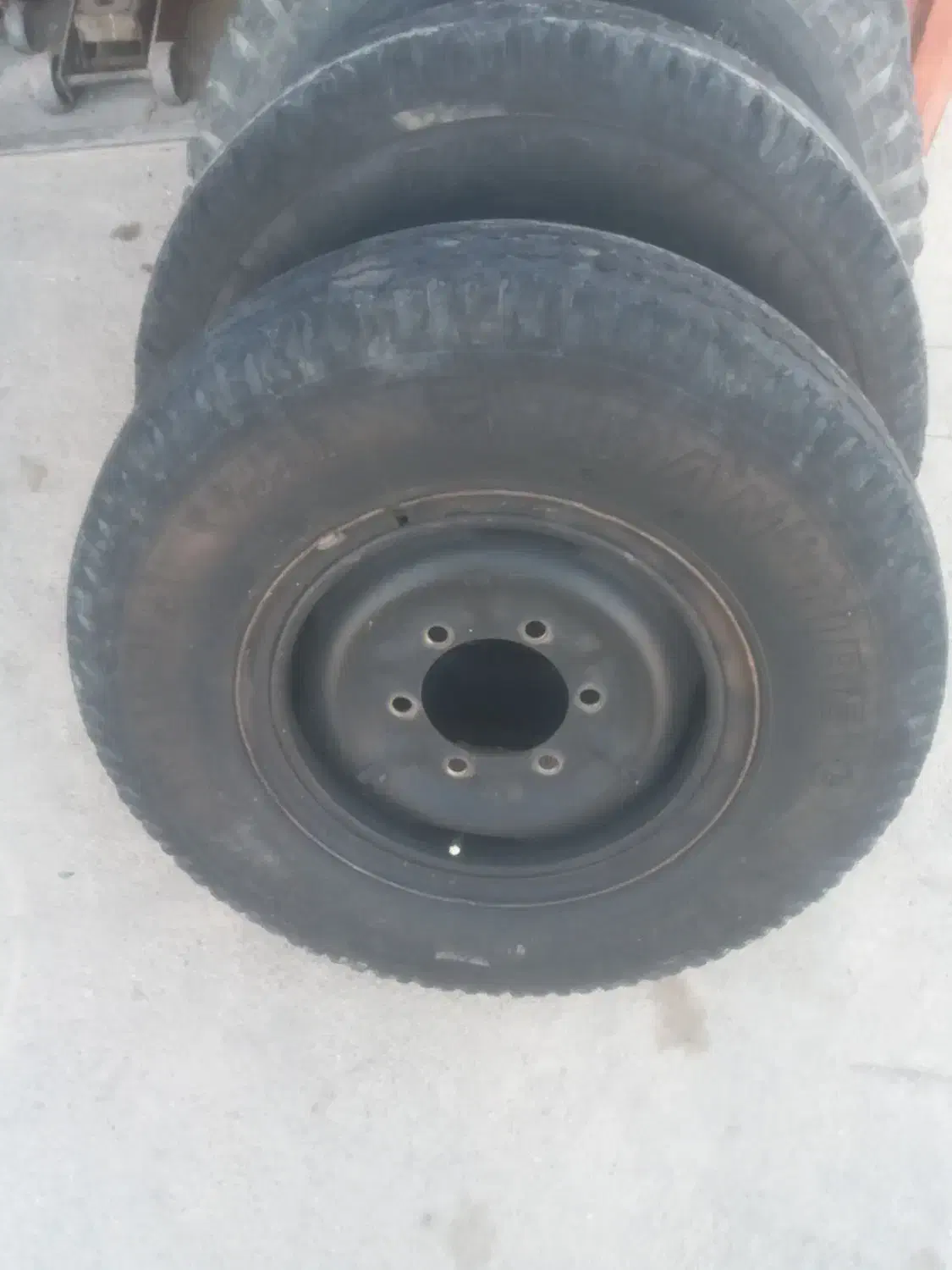 دوعدد لاستیک جلو با رینگ جلو|قطعات یدکی و لوازم جانبی|کوه چنار, |دیوار