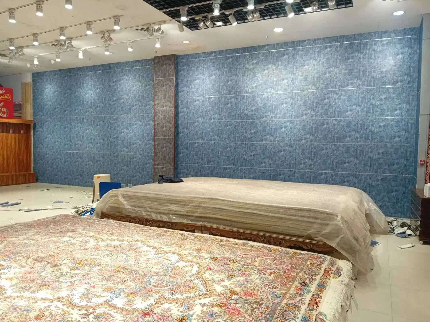 نصاب کاغذ دیواری|خدمات پیشه و مهارت|قم, باجک یک|دیوار