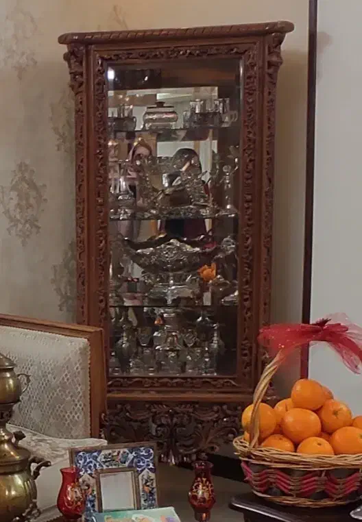 ویترین تمام چوب(چوب راش)|بوفه، ویترین، کنسول|اصفهان, شهرک کاوه|دیوار