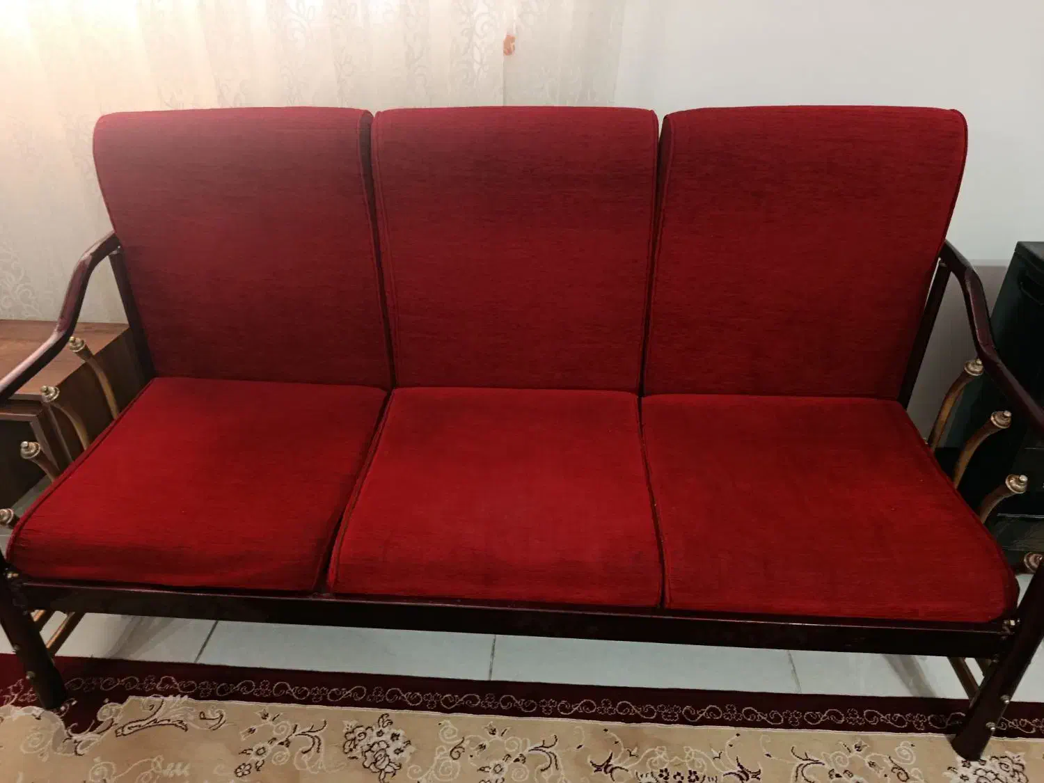 مبل زرشکی در حد نو|مبلمان خانگی و میز عسلی|ساری, |دیوار