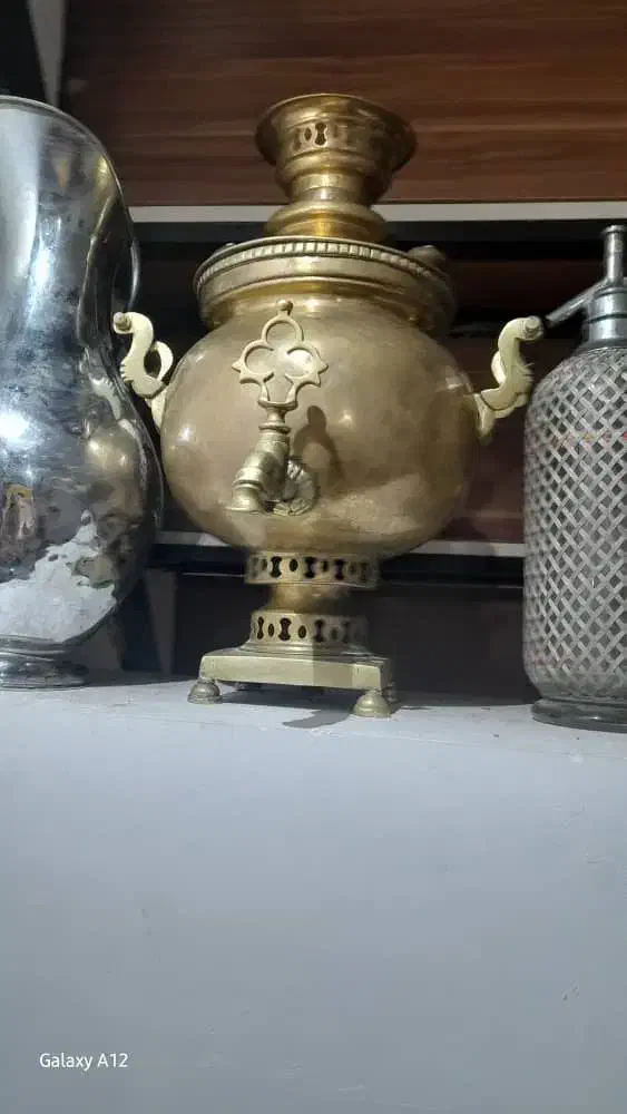 ۴ عدد سماور قدیمی روسی ، سینه کهنه فن نمیشت ح|کلکسیون اشیاء عتیقه|خمین, |دیوار