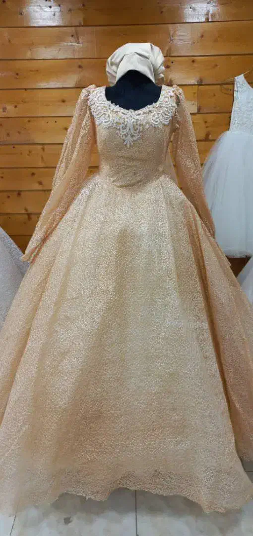 لباس عقد|لباس|کلاله, |دیوار