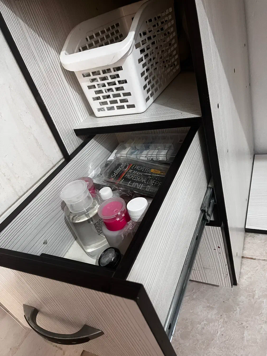 میز ناخن کار باکس دار|آرایشگاه و سالنهای زیبایی|چهاردانگه (تهران), |دیوار