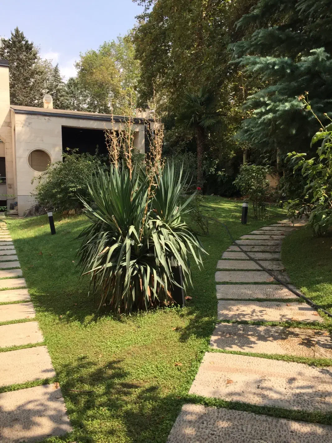 ویلا کامرانیه شمالی مناسب سکونت وکار|اجارهٔ خانه و ویلا|تهران, حصار بوعلی|دیوار